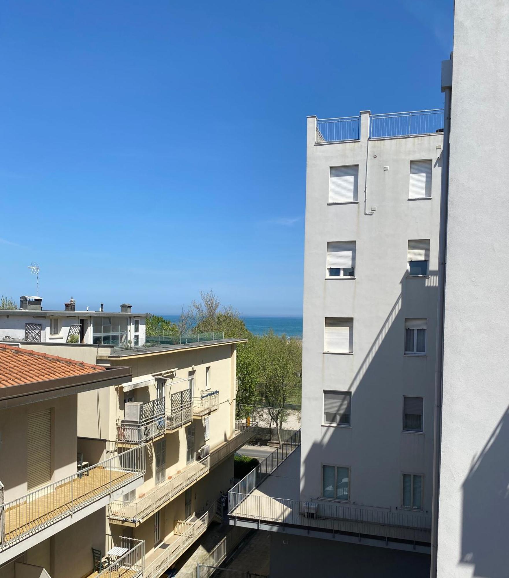 Hotel Loretta Римини Экстерьер фото