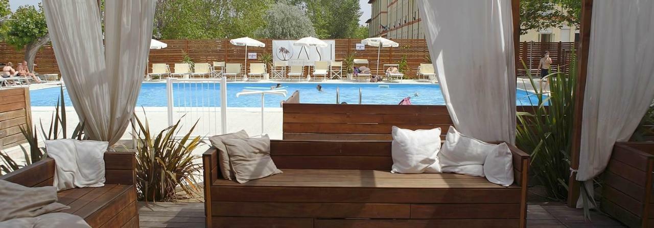 Hotel Loretta Римини Экстерьер фото